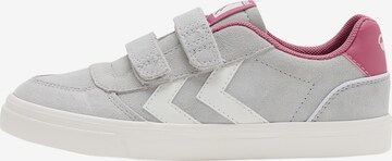 Hummel Sneakers in Grijs: voorkant