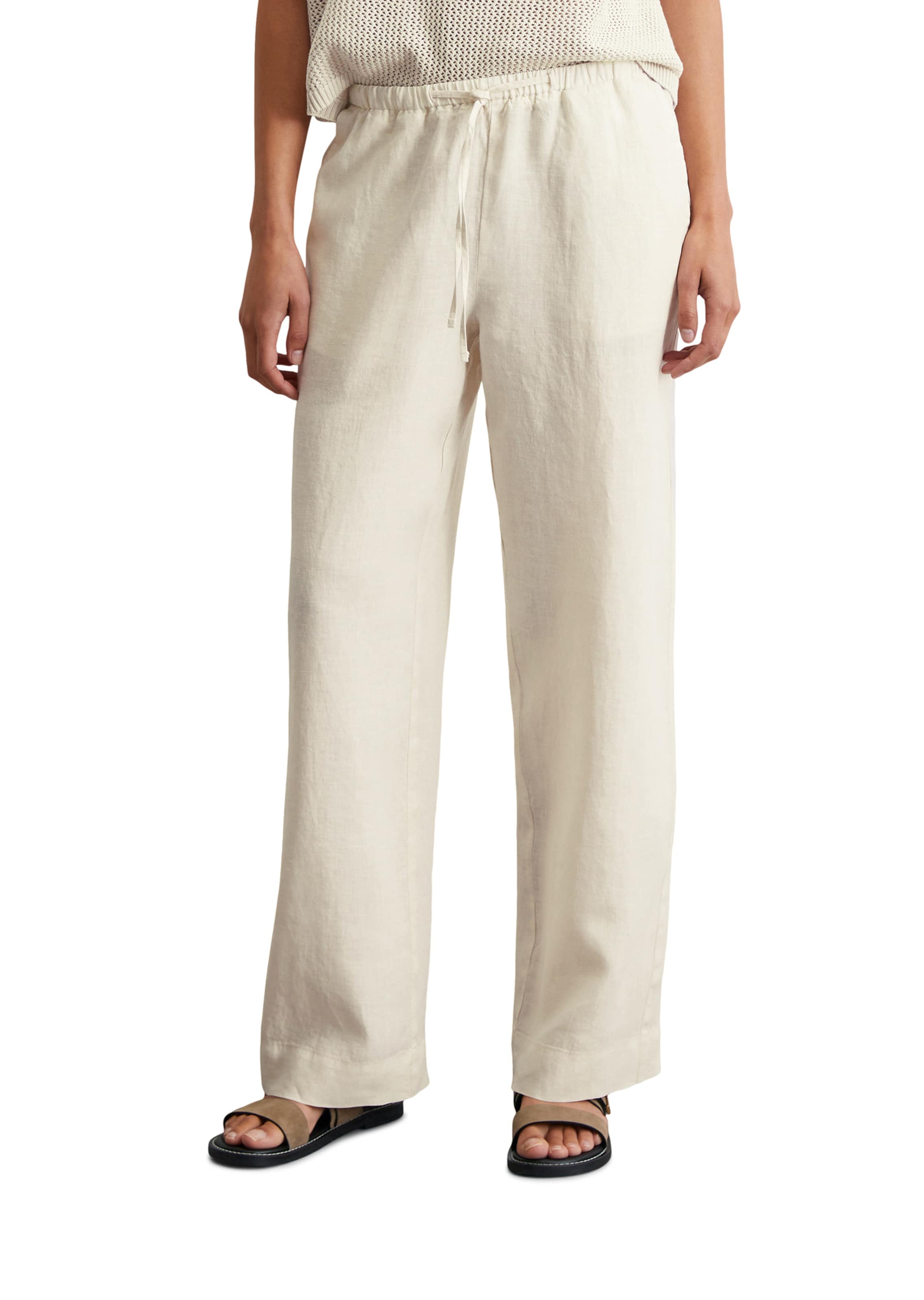 Marc O'Polo Loose fit Trousers in White: front