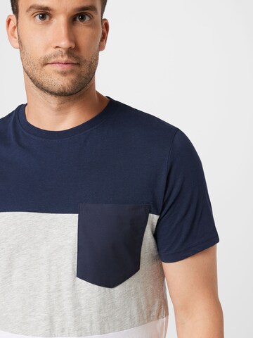 !Solid T-Shirt in Blau