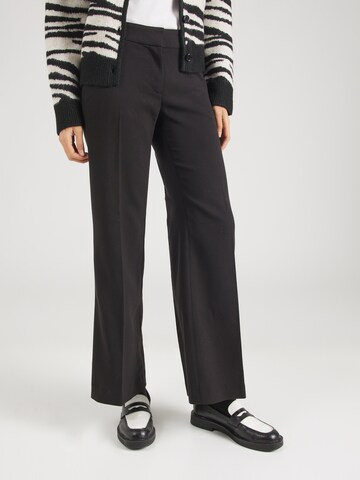 WEEKDAY - Bootcut Calças com vincos 'Cami' em preto: frente