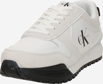 balts Calvin Klein Jeans Zemie brīvā laika apavi 'TOOTHY RUNNER': no priekšpuses