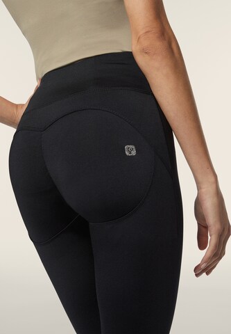 Freddy Skinny Leggings in Black
