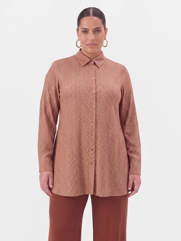 Chemisier YOEK en beige : devant