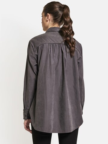 Squad the label Blouse in Grey