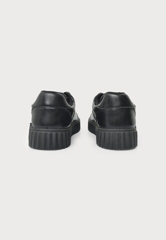 Baskets basses s.Oliver en noir