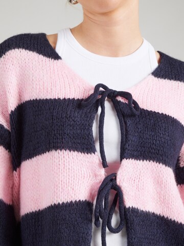 Hailys Strickjacke in Blau