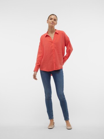 Chemisier 'Queeny' VERO MODA en rouge