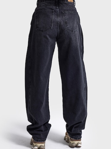 Barrel Jean 'ZIPPER BARREL BALLOON MID RISE JEANS - SOFT BLACK' IT'S BASIC en noir