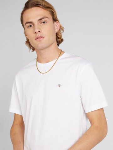 GANT - Camiseta en blanco