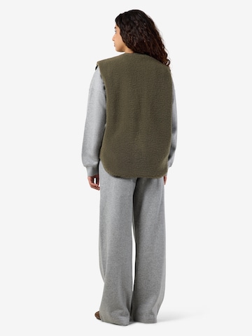 Noisy may Vest 'NMAVALON' in Green