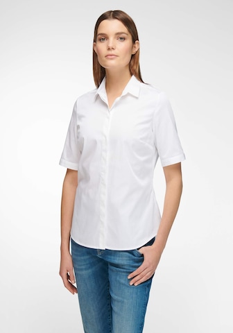 DAY.LIKE Blouse in White: front