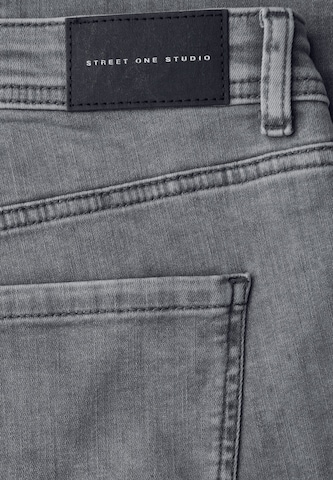 Street One Studio Tapered Jeans in Grey
