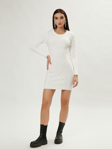 Influencer Плетена рокля в бяло