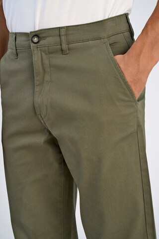 Lindbergh Regular Chino Pants in Green