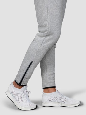 MOROTAI Tapered Sporthose 'Comfy Performance' in Grau