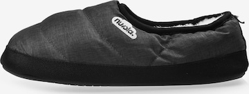 Nuvola. - Pantufa 'Marbled Chill' em preto: frente