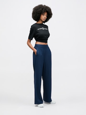 Wide Leg Pantalon de sport '24.7' NIKE en bleu