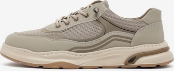 Baskets basses Derimod en beige : devant