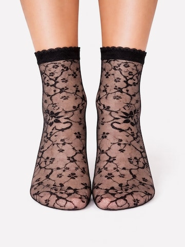 Lycille Fine Stockings in Black: front