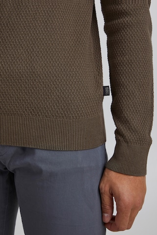 Casual Friday Pullover in Braun