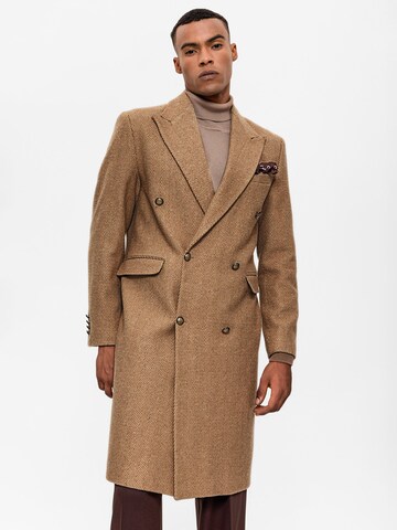 Manteau d’hiver Antioch en beige : devant