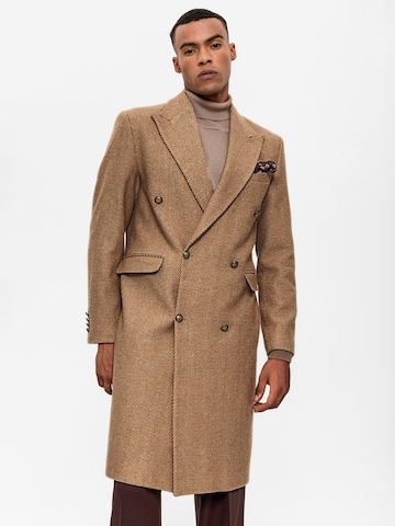 Manteau d’hiver Antioch en beige : devant