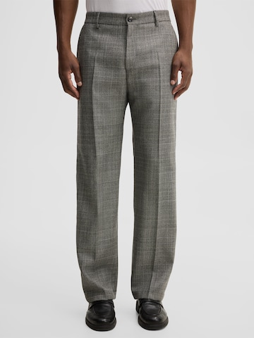 Loosefit Pantalon à plis STRELLSON en gris : devant