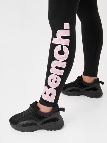 BENCH Skinny Leggingsit 'ELIRA' värissä musta