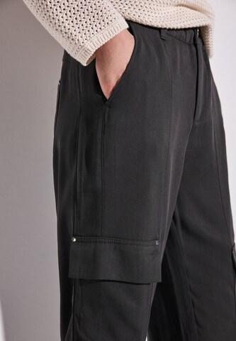 STREET ONE Tapered Hose in Schwarz