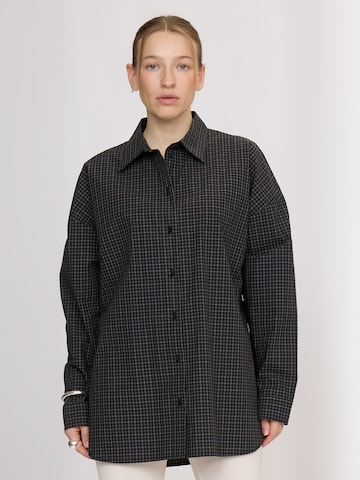 Tricou ' OriannaRS ' de la Résumé pe negru: față
