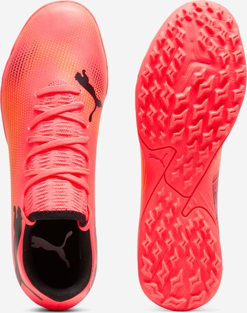 Scarpa da calcio 'Future 7 Play' di PUMA in rosa