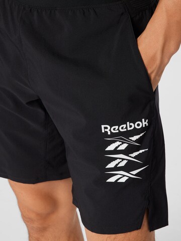 Regular Pantaloni sport de la Reebok pe negru