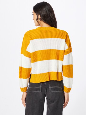 ABOUT YOU Sweater 'Thassia' in Yellow