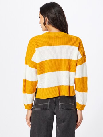 Pullover 'Thassia' di ABOUT YOU in giallo