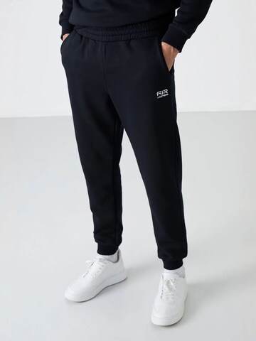 Tommy Life Joggingpak in Zwart