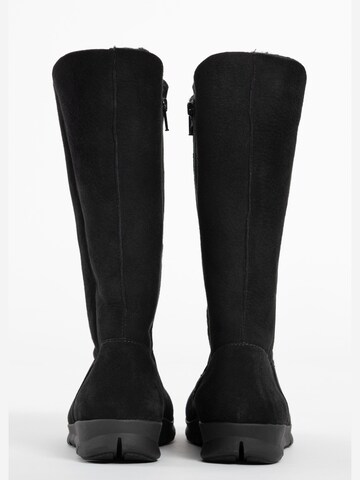 VITAFORM Boots in Black