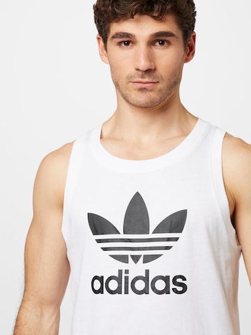 ADIDAS ORIGINALS T-shirt 'Adicolor Classics Trefoil' i vit