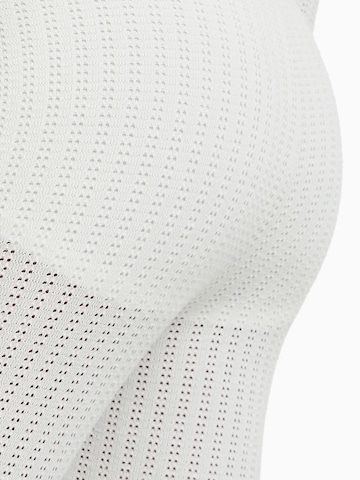 Evazați Pantaloni de la Bershka pe alb