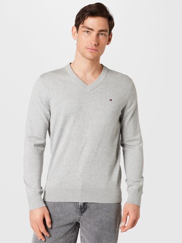 Pull-over TOMMY HILFIGER en gris : devant