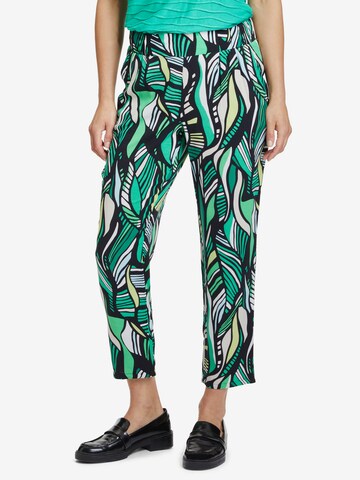 Regular Pantalon Betty Barclay en vert : devant