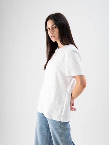 Maglietta di MND in bianco