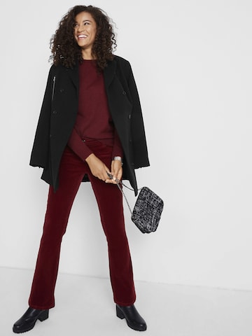 Regular Pantaloni de la bonprix pe roșu