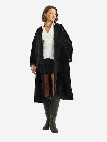 Bianco Lucci Tussenmantel in Zwart