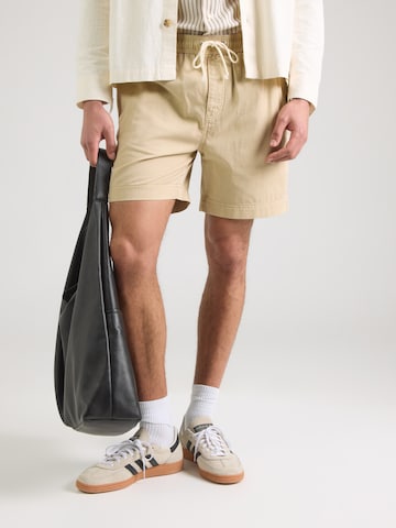 GANT Regular Trousers in Beige: front