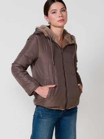 KOROSHI Přechodná bunda – hnědá