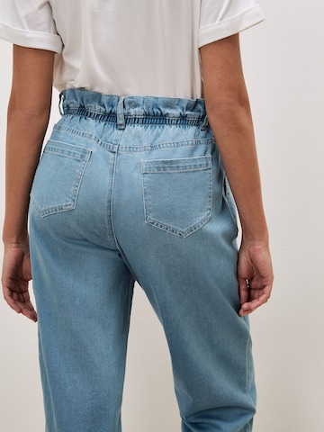 Apricot Tapered Jeans ' ' in Blue