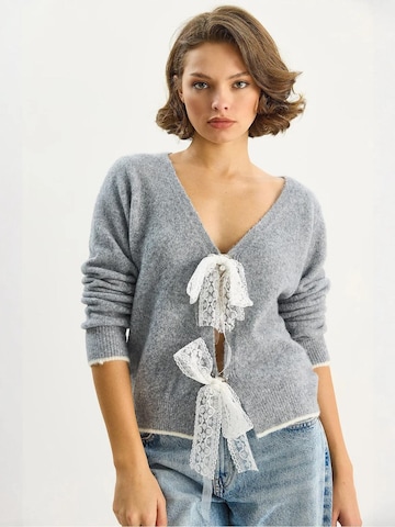 Giacchetta di Bianco Lucci in grigio: frontale