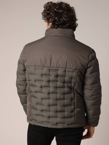 Deeluxe Tussenjas 'Nick' in Bruin