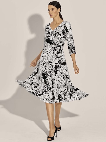 MADELEINE Kleid in Schwarz: Vorderseite