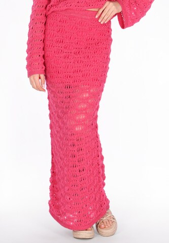 IZIA Skirt in Pink: front